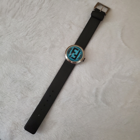 Vintage Fendi Watch - Picture 3 of 10